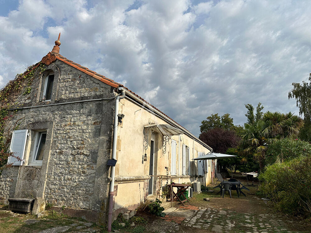 Vente Maison ROCHEFORT - MAISON DE CHARME AVEC MEZZANINE, GRAND TERRAIN ET DÉPENDANCES Rochefort