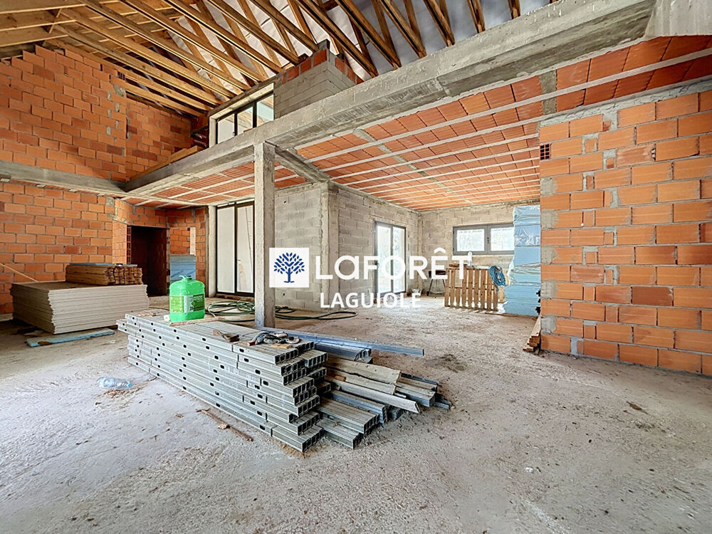 Vente Maison Maison Anterrieux 6 pièce(s) 223 m2 Anterrieux