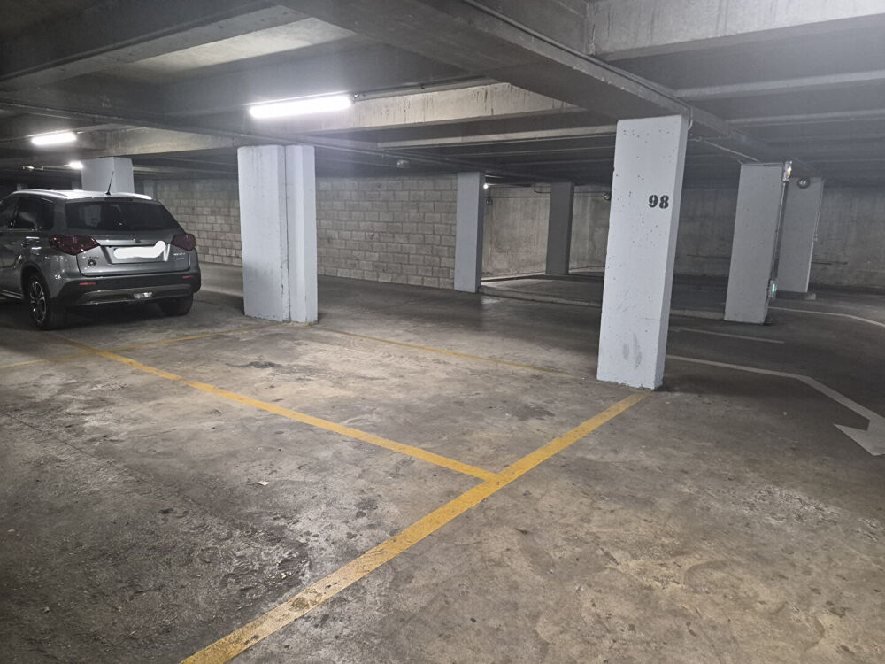 Vente Parking/Garage Place de parking - Idéale pour INVESTISSEMENT LOCATIF - 2 min du métro Colonel Fabien Paris 10