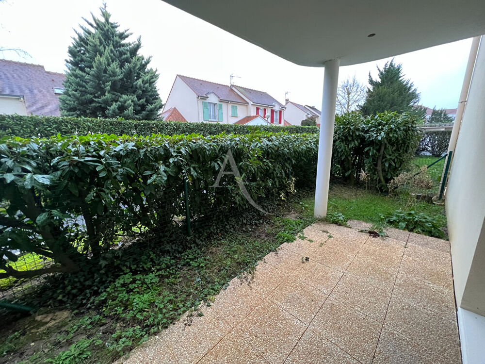 Appartement Ozoir La Ferrière 1 pièce de 27.25 m² avec Terrasse, cave et parking