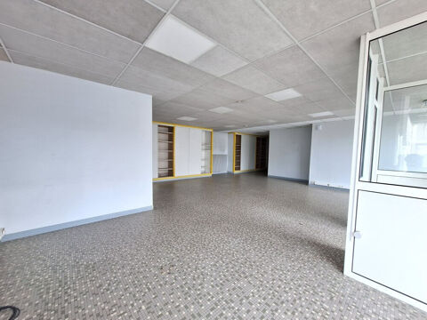 A LOUER LOCAL COMMERCIAL A SAINT MALO 2000 35400 Saint malo