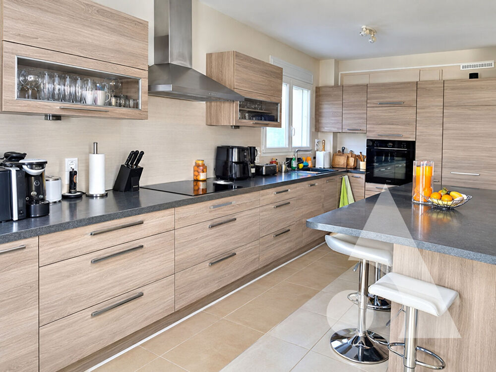 Vente Maison GEX - Maison - 4 chambres - 129.48 m2 - Jardin 480 m² - Piscine Gex