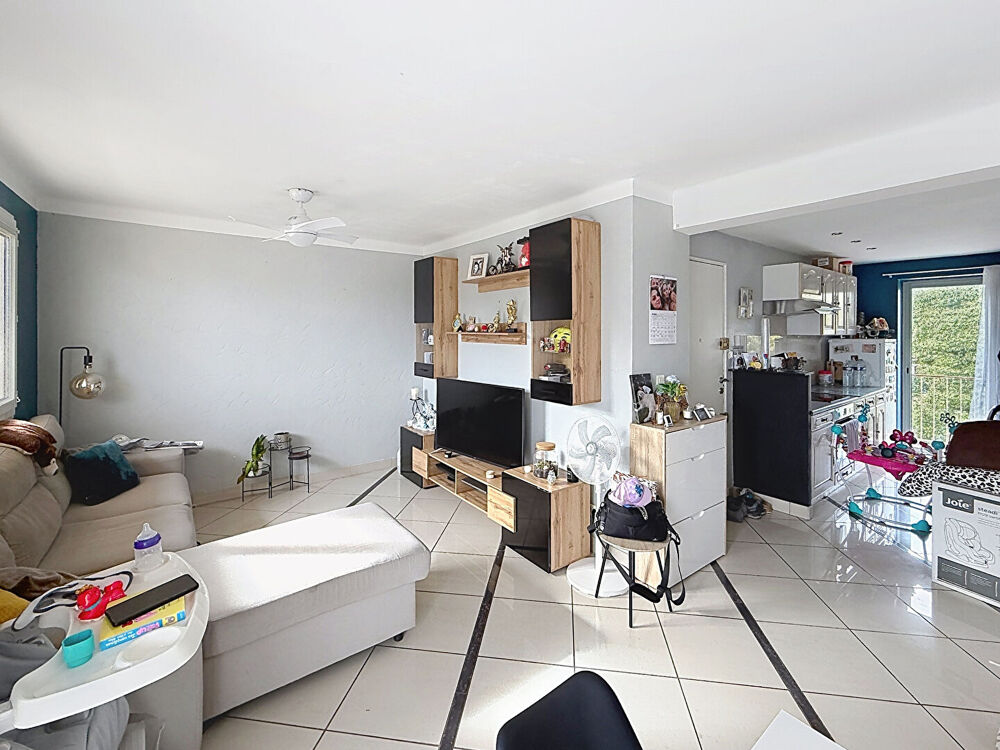 Vente Appartement Appartement Toulon 4 pièce(s) 62.4 m2 Les Routes place de parking et cave Toulon
