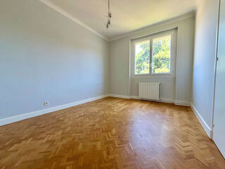  Appartement à louer 4 pièces 111 m²