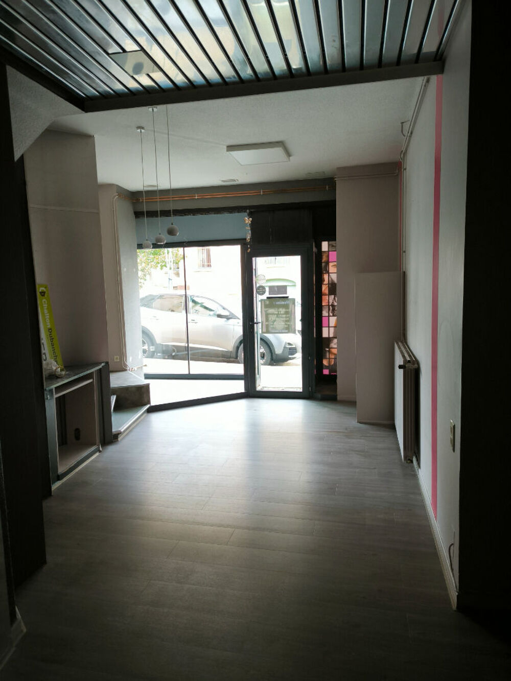   COURS, murs commerciaux Cours