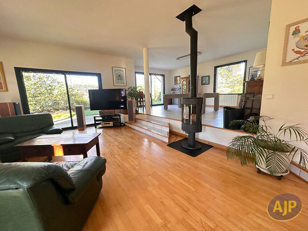 Vente Maison Maison Sautron 8 pièce(s) 182 m2 Sautron