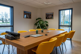   Challans,  très beaux Bureaux de 185.32 m² Challans