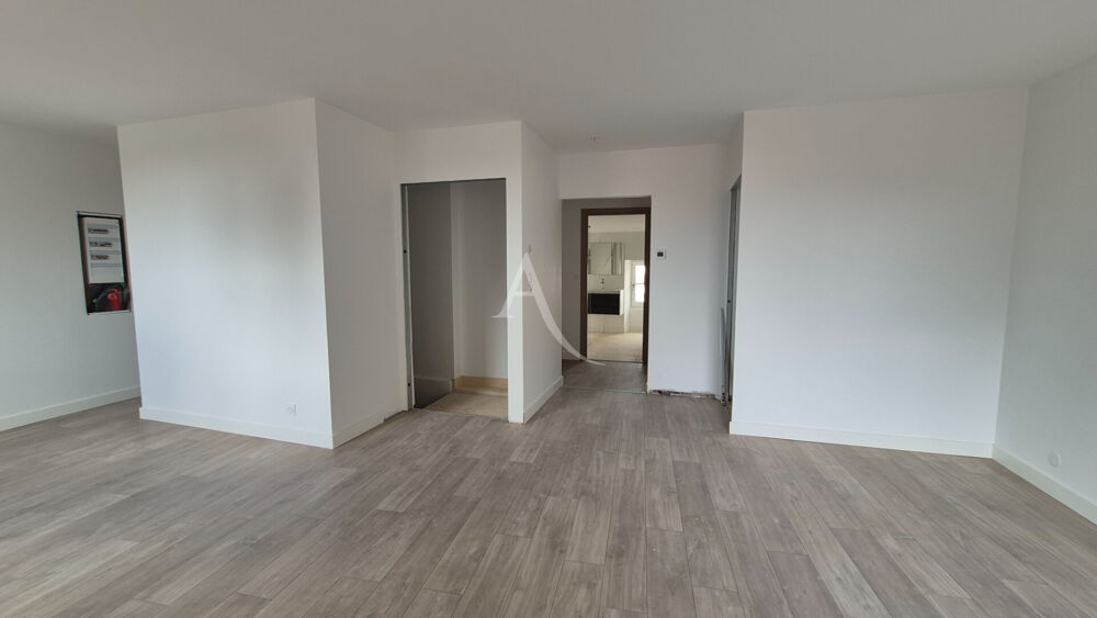 Appartement T3, Centre ville de Saint Jean D'Angély.