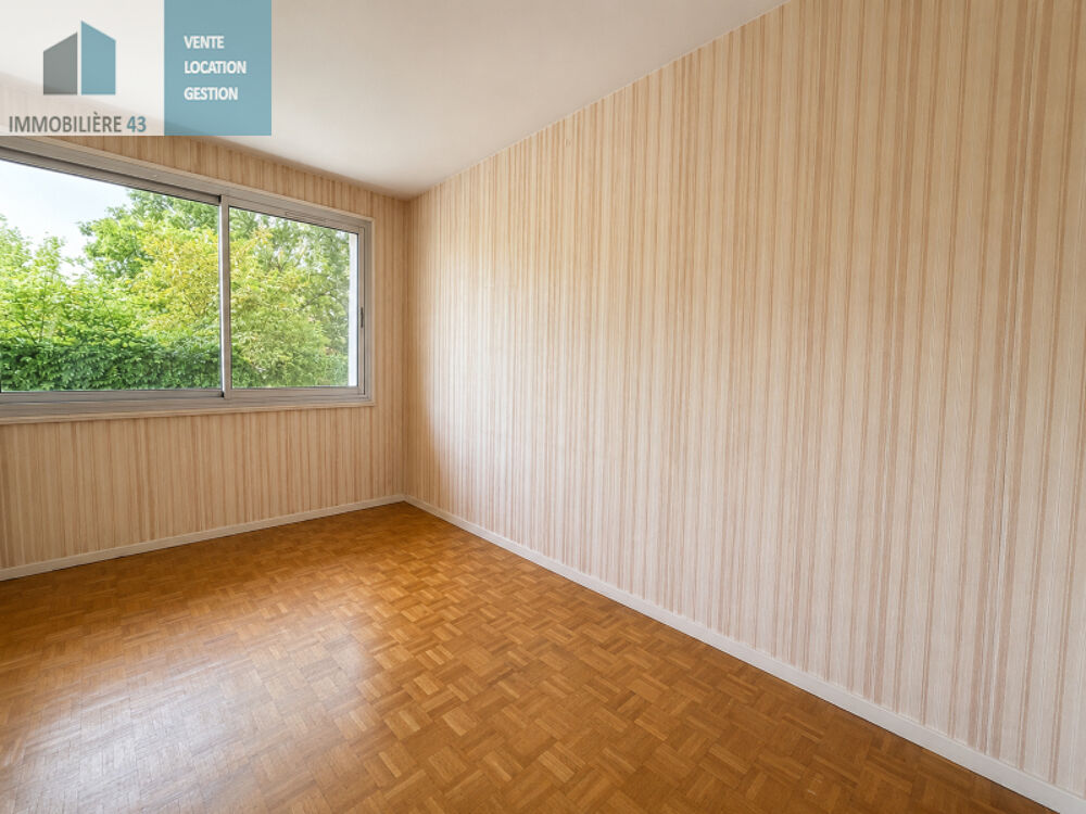 Vente Appartement T4 90 M2 RDC SURELEVE  + STATIONNEMENT,CAVE ,GRENIER  SECTEUR SECURITE SOCIAL Le puy en velay