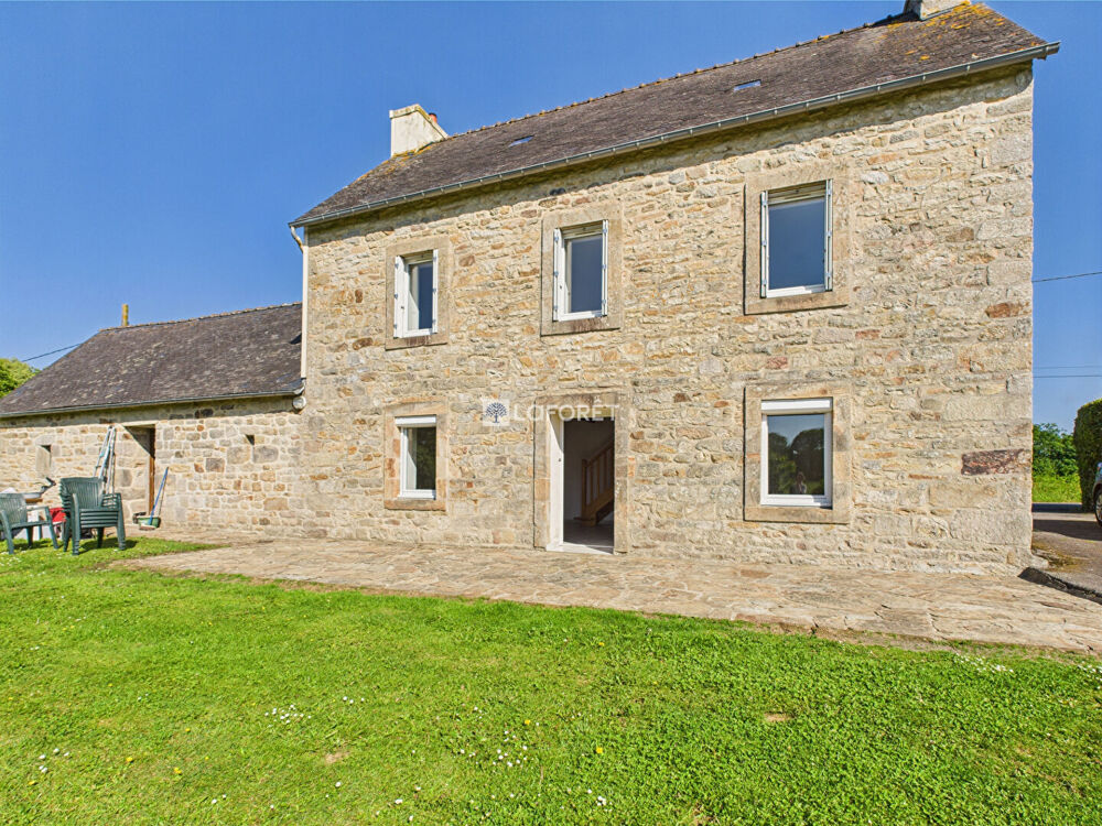 Location Maison Maison en pierre - Trégourez 5 pièce(s) 108 m2 TrÉgourez