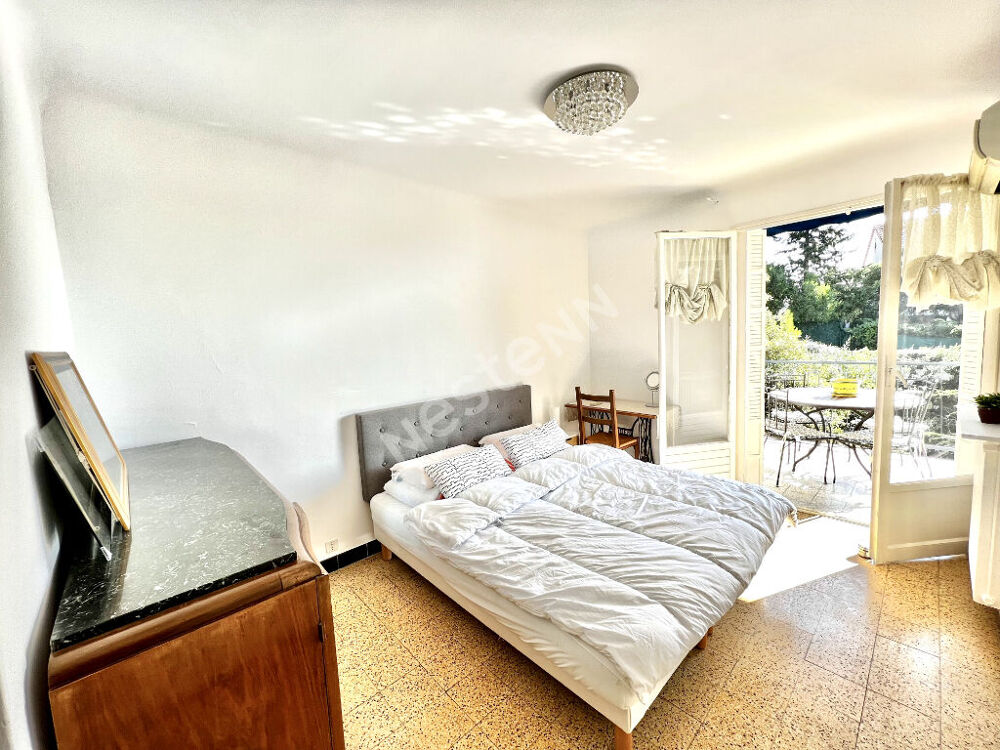 Location Appartement Appartement meublé 3 pièces, 3ème étage sans ascenseur, lumineux, vue mer et ville dégagée, au calme. Saint raphael
