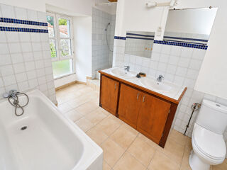  Maison à vendre 12 pièces 253 m²