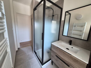  Appartement à louer 3 pièces 56 m²