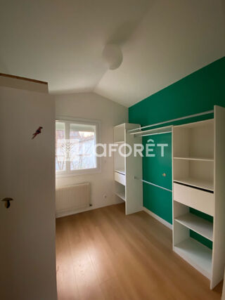  Maison à louer 7 pièces 111 m²