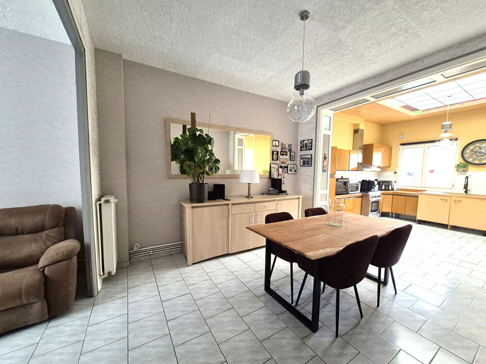 Maison Saint Andre Lez Lille, 4 grandes chambres, cour, cave