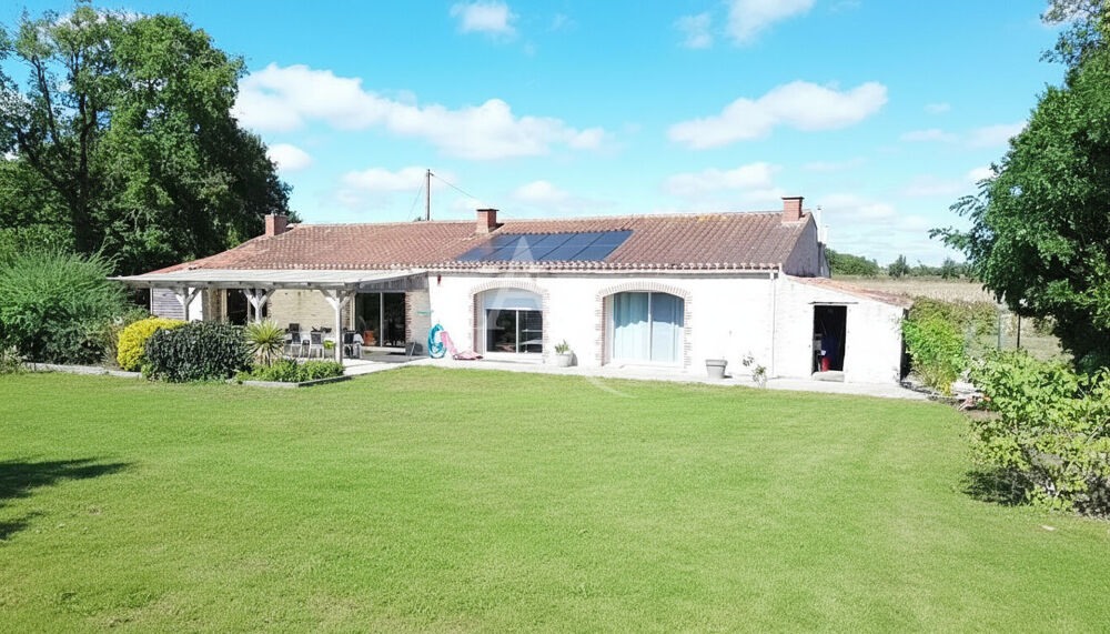 Vente Maison Longère en pierre 171 m² à vendre en campagne à Maché Mache