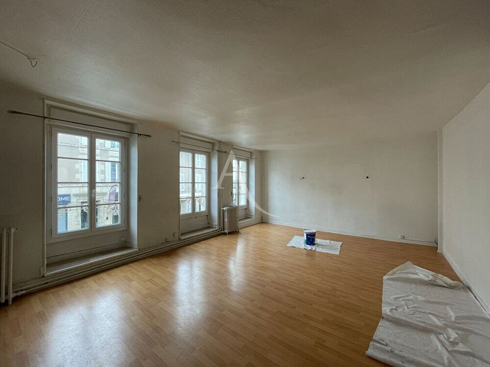 Location Appartement Appartement FONTENAY LE COMTE - 4 pièce(s) - 207 m2 Fontenay le comte