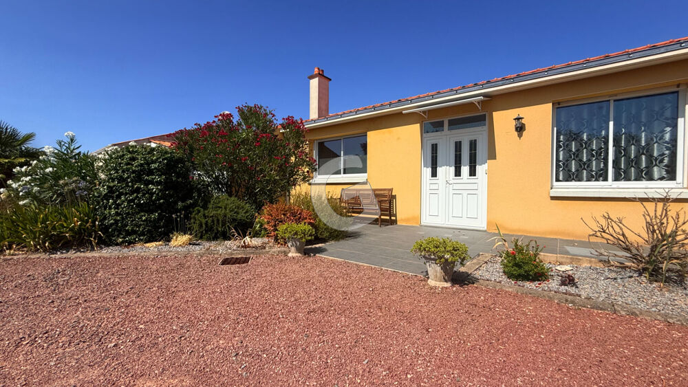 Vente Maison MAISON - 5 PIECES - 130 M² - A VENDRE - SAINT AVAUGOURD DES LANDES Saint avaugourd des landes