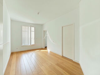  Appartement à louer 4 pièces 121 m²