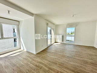  Appartement à louer 4 pièces 76 m²
