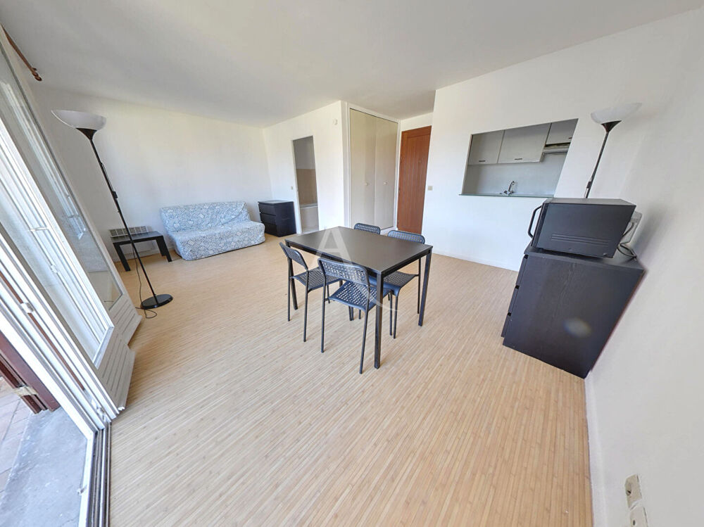 Vente Appartement Appartement Noisy Le Grand 1 pièce(s) 30.52 m2 parking et cave Noisy le grand