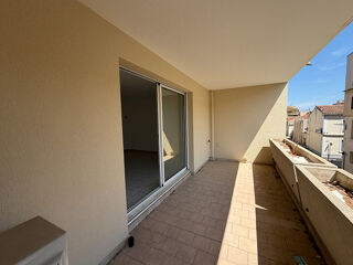  Appartement à louer 3 pièces 96 m²