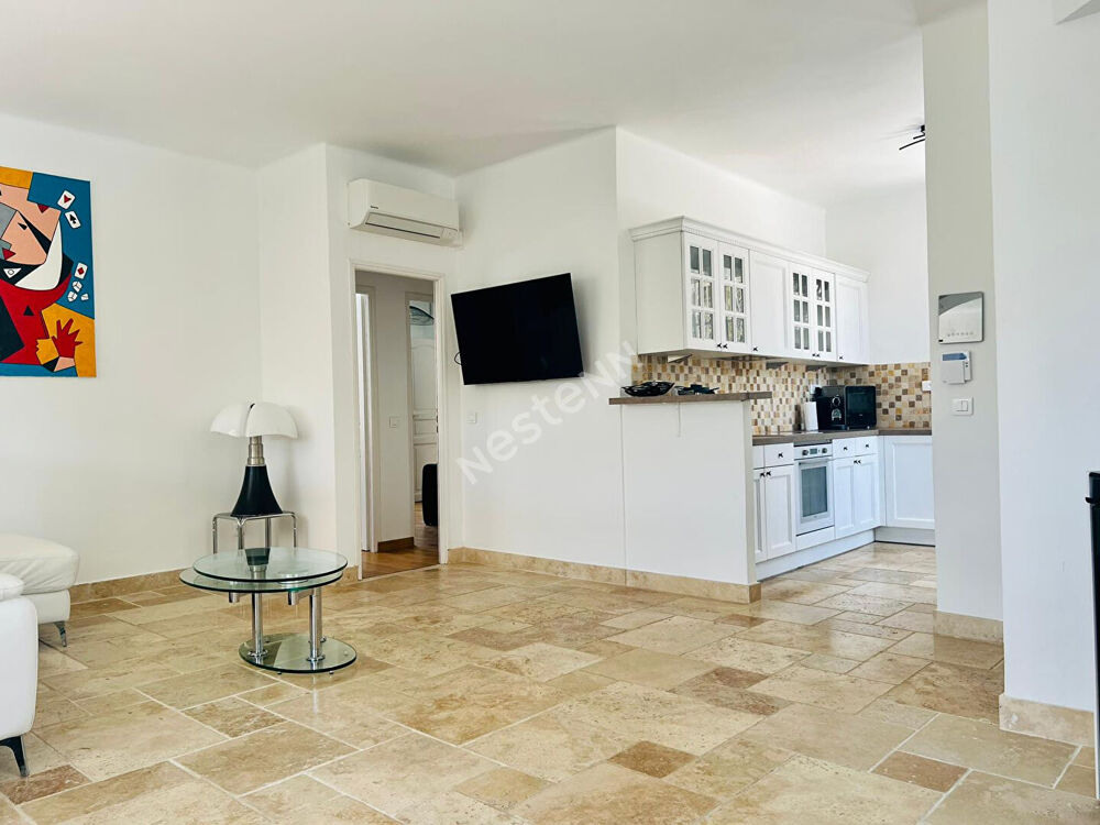 Vente Maison Propriété à vendre à La Ciotat compsée d'une maison de 5 pièces avec piscine et deux dépendances T2 La ciotat