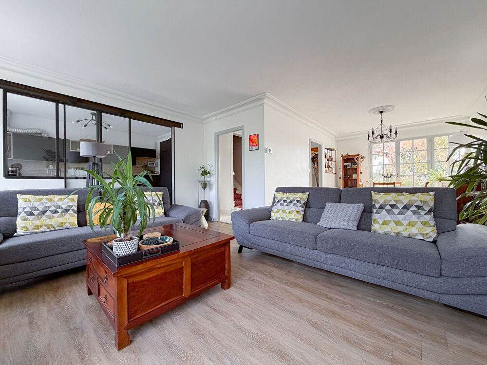 Vente Maison ANGERS  HUTREAU | Maison familiale avec vie de plain-pied, jardin et garage ! Angers