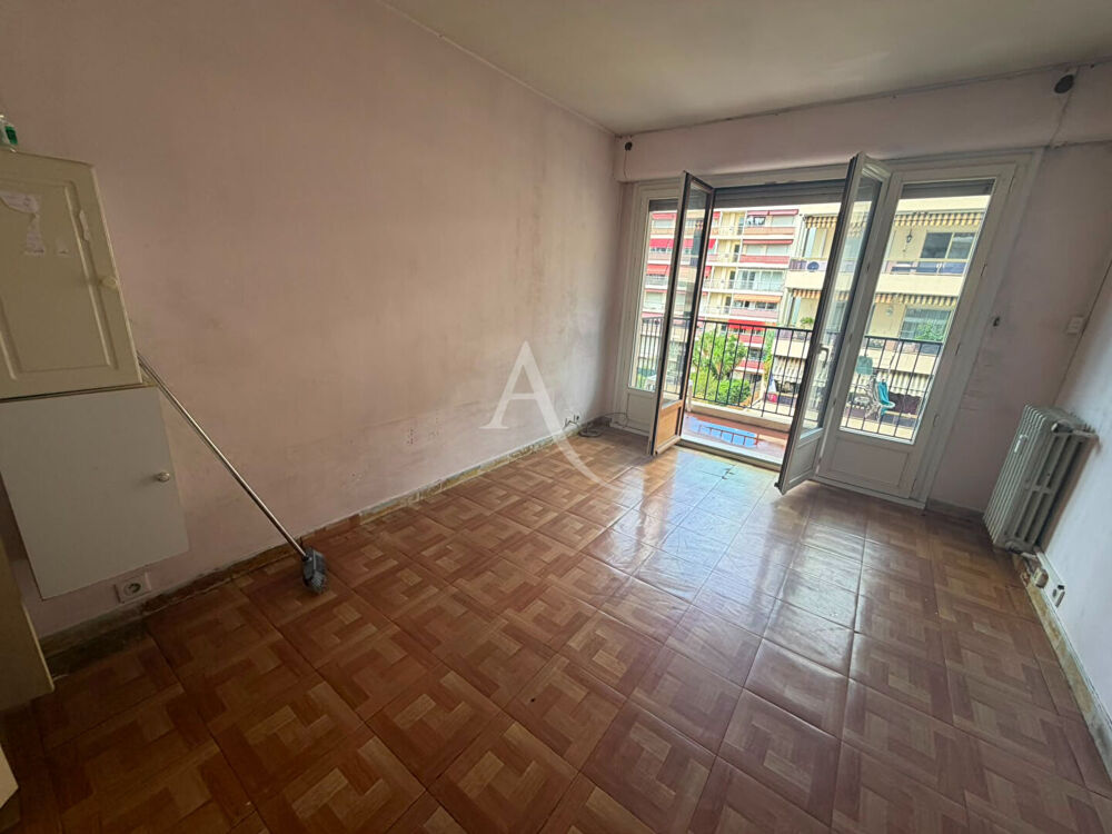 Vente Appartement Le Cannet appartement studio, à rénover balcon proche commerces Le cannet