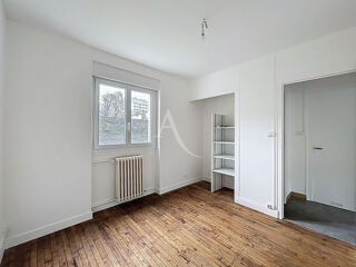  Appartement à louer 2 pièces 33 m²