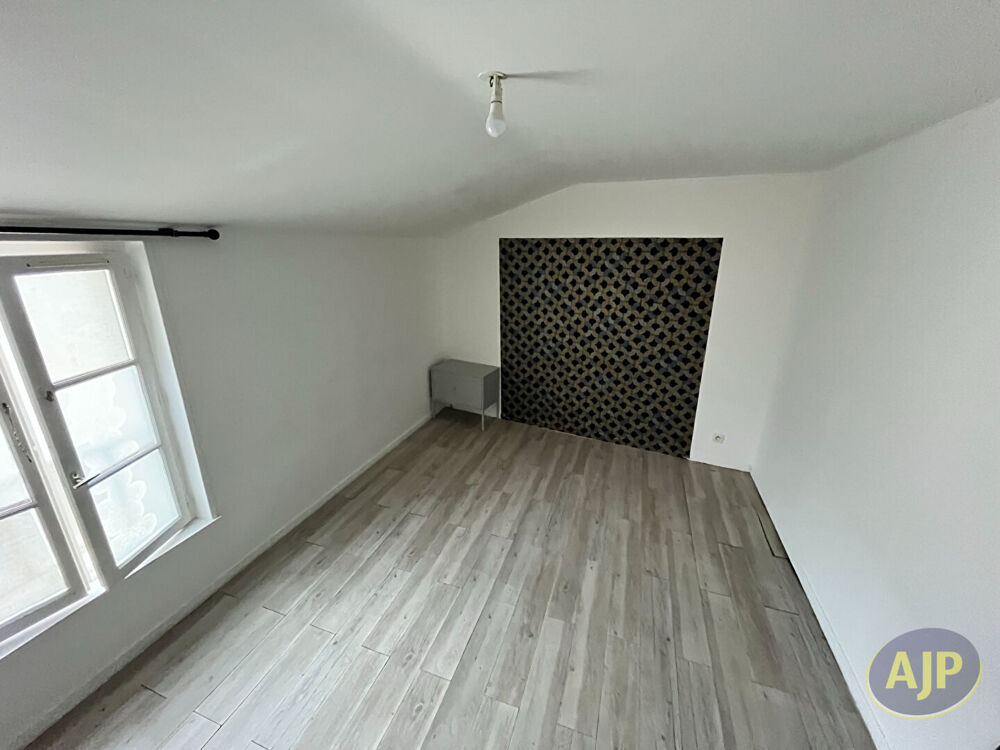 Location Appartement APPARTEMENT T2 Saintes
