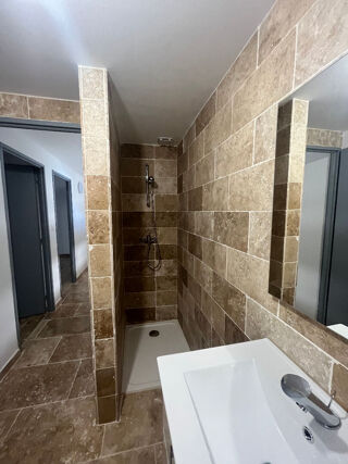  Appartement à louer 4 pièces 80 m²