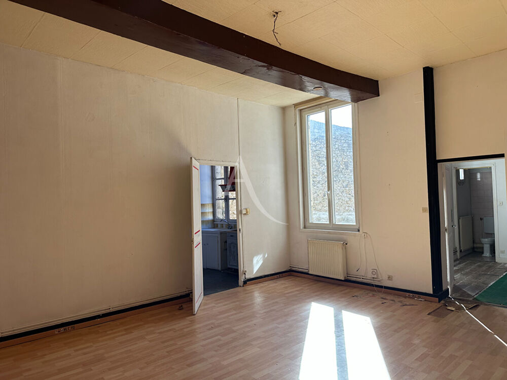 Apprt T2/Plateau à rénover1er étage sur Cour