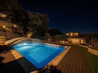 Maison 5 pièces 184 m² · à Rochefort-du-Gard · 184 m² · 580 000 €