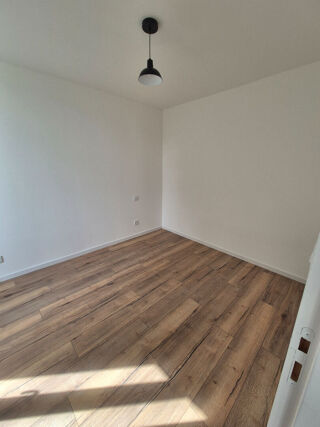  Appartement à louer 2 pièces 33 m²