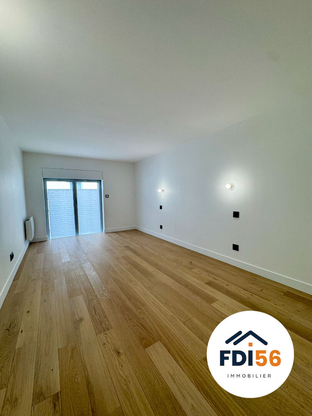 APPARTEMENT T4 DUPLEX 105M2 - CENTRE VILLE LORIENT - PARKING - RDC