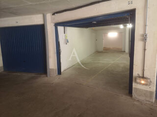  Parking / Garage à vendre 115 m²