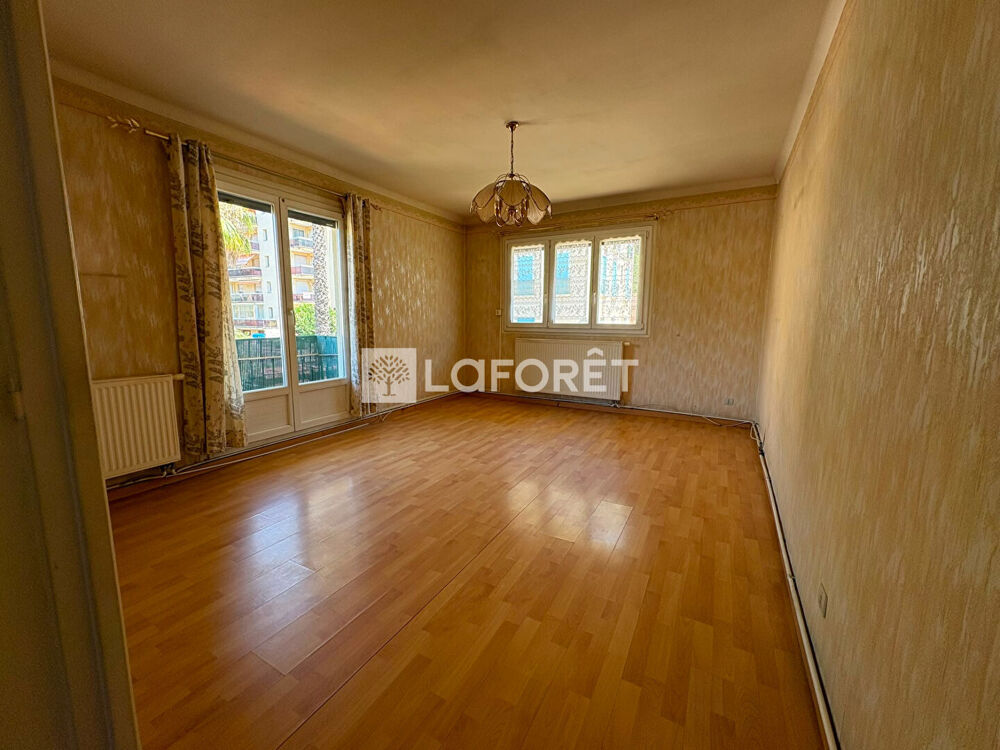 À vendre, appartement de 82 m² situé en rez-de-chaussée d'une copropriété calme et paisible à Amélie-les-Bains-Palalda.