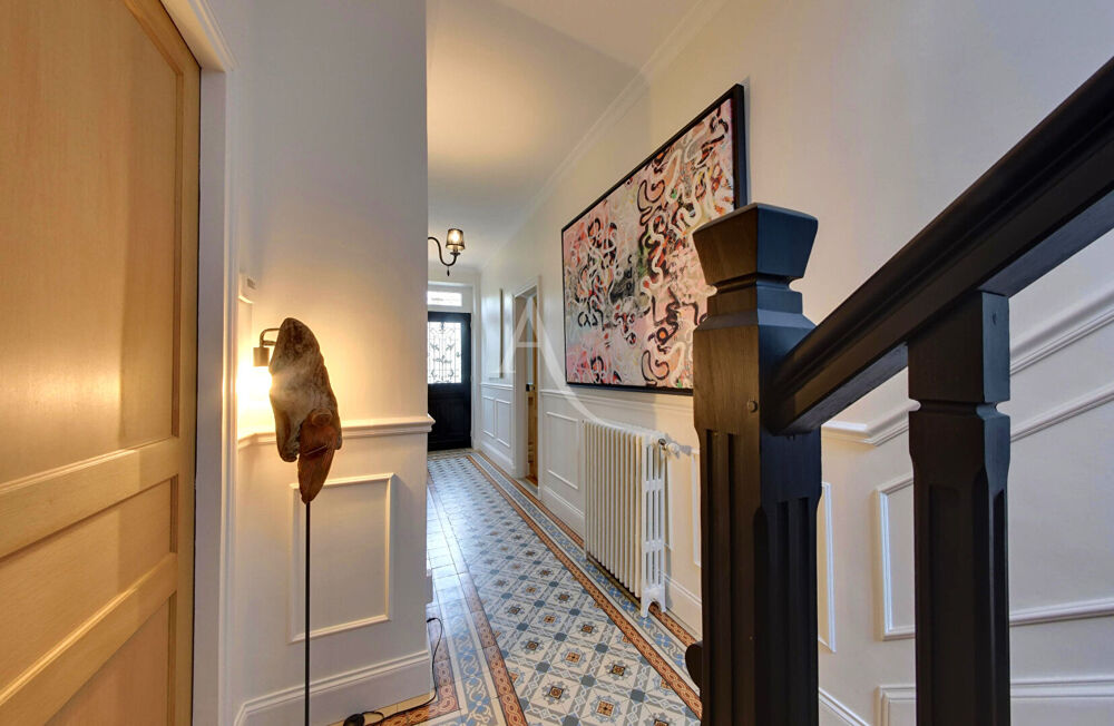 Maison de caractère rénovée 7 pièces + cave totale et Garage