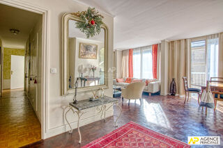 Vente Appartement Parris 16ème- rue de Civry -  Metro Exelmans Appartement 5 pièces 108.56 m² carrez situé au 4ème étage avec ascenseur et balcon Paris 16