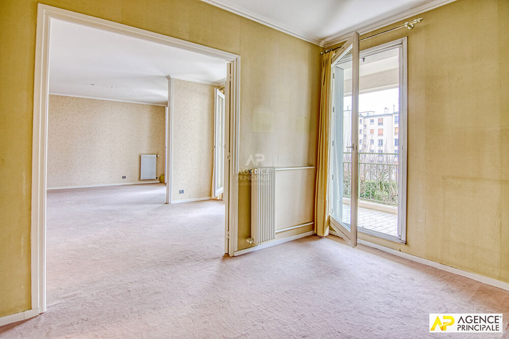 Vente Appartement Versailles Rive-Droite Appartement 5 pièces 102.71 m² carrez situé au 2eme étage avec ascenseur, cave et box Versailles