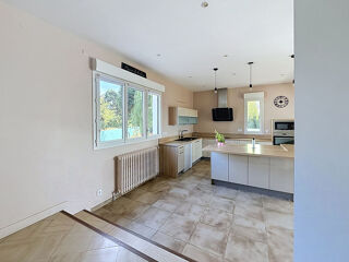  Maison à louer 7 pièces 225 m²