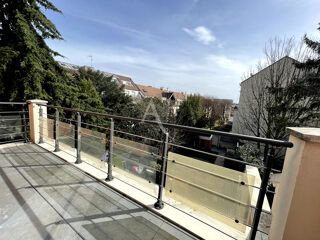  Appartement à louer 5 pièces 107 m²