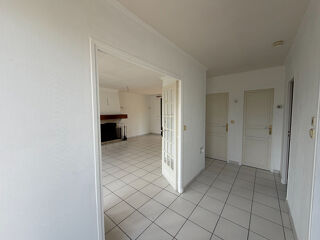  Maison à louer 4 pièces 83 m²