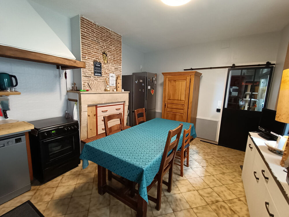 Vente Maison Maison Tonnay Charente 8 pièce(s) 157.92 m2 Tonnay charente