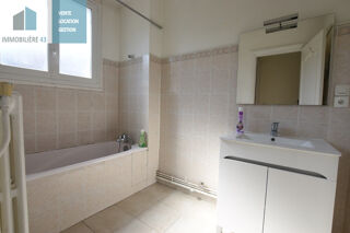  Appartement à louer 4 pièces 92 m²