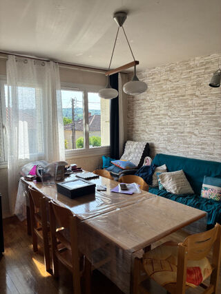  Immeuble à vendre 15 + pièces 250 m²