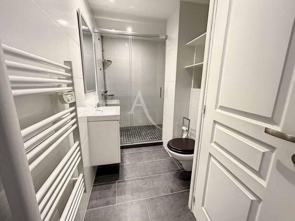 Location Appartement Cannes Montfleury beau studio avec grande terrasse centre ville Cannes