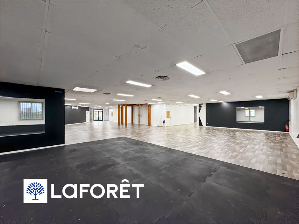   Local commercial Bondoufle 752.41 m2 