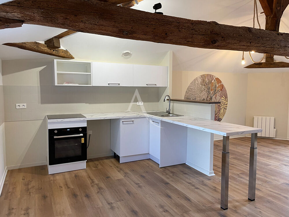 Location Appartement Appartement FONTENAY LE COMTE - 3 pièce(s) - 77.73 m2 Fontenay le comte